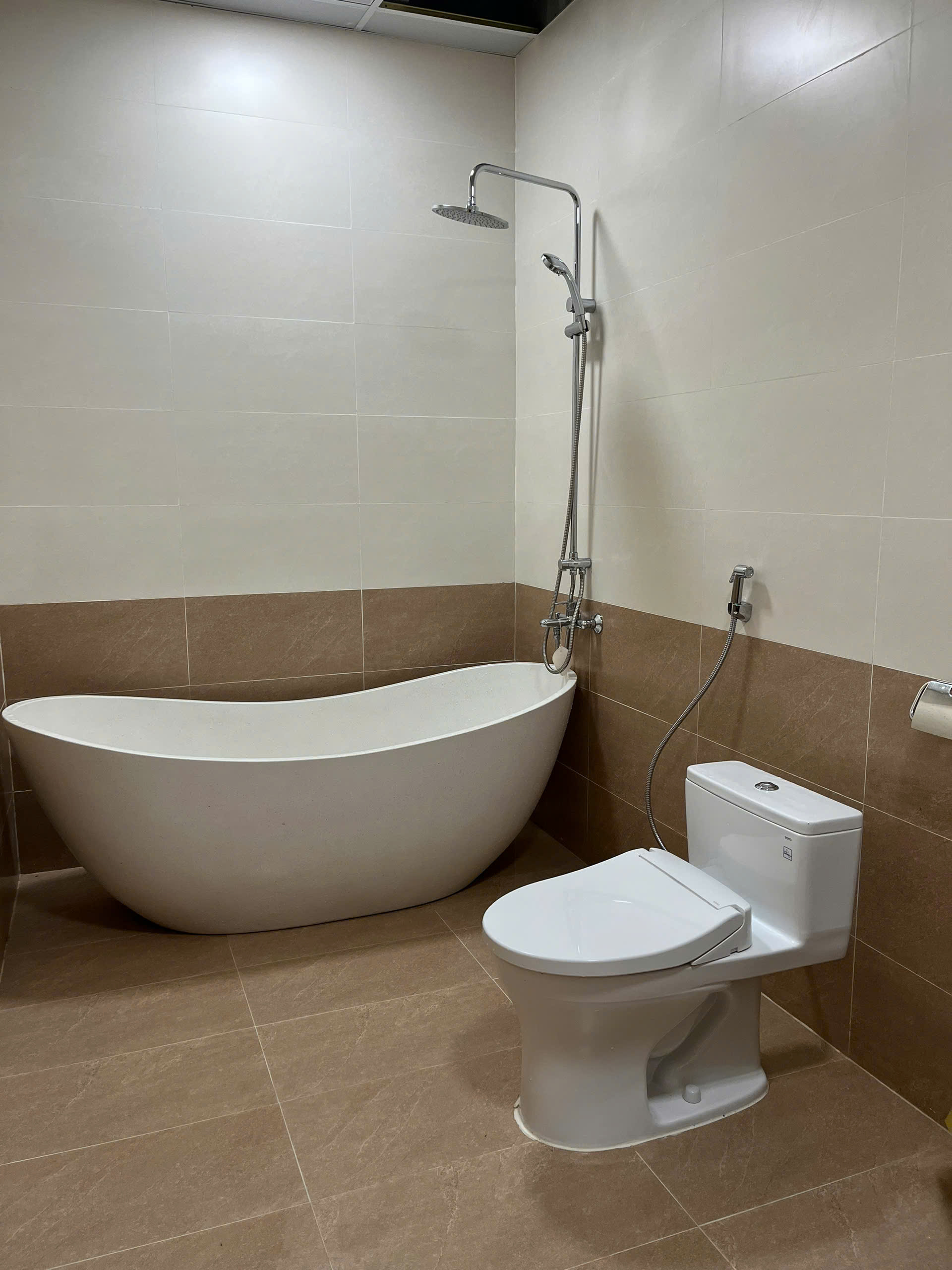 Deluxe Triple with Bathtub